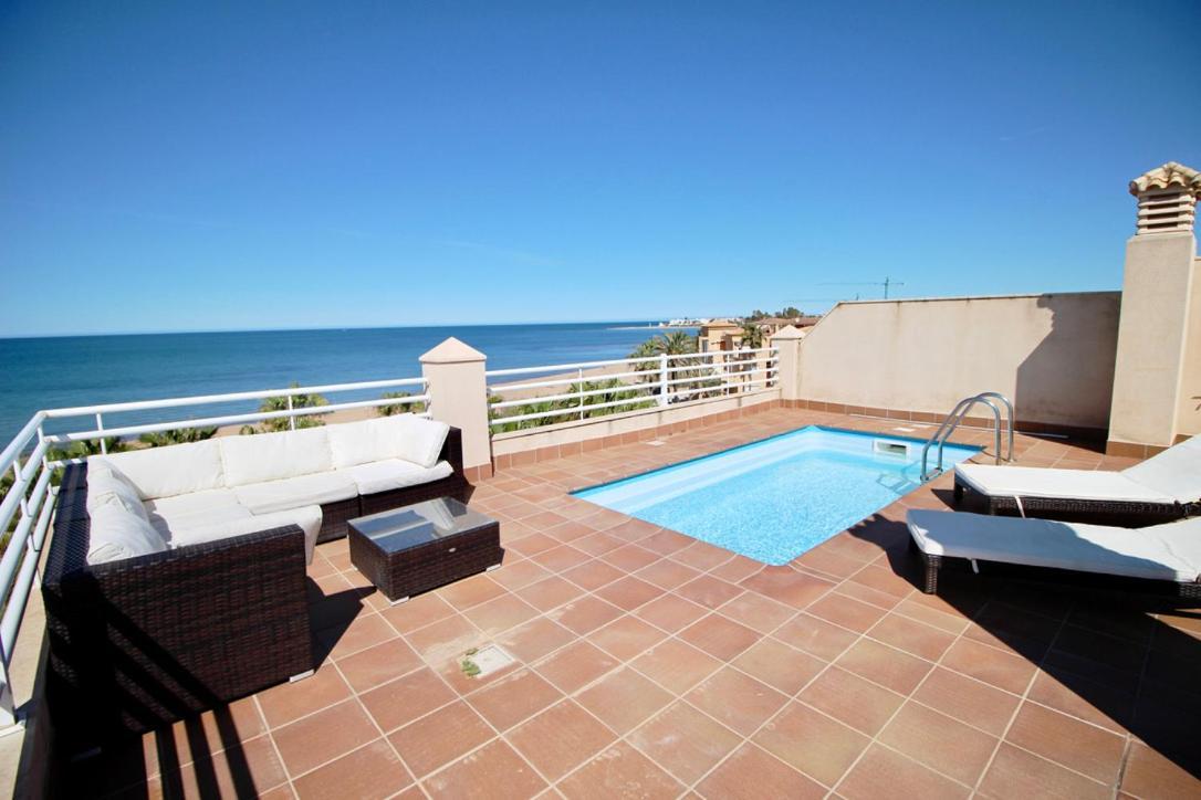 Atico Con Piscina Privada En Primera Linea Apartment Denia Exterior photo