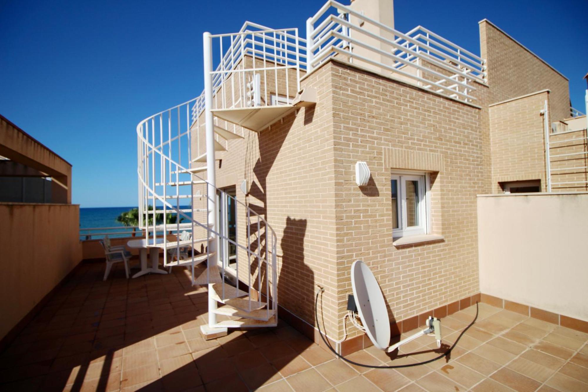 Atico Con Piscina Privada En Primera Linea Apartment Denia Room photo